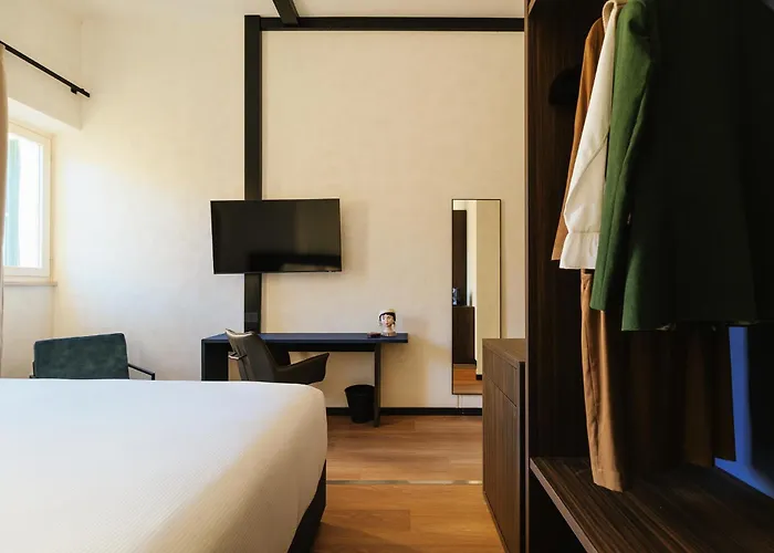 Cavour Aparthotel 3*